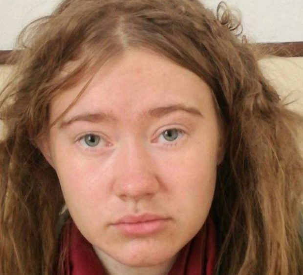 Mister desluşit: cine e de fapt fata de pe străzile Romei care nu cerşeşte şi nu vorbeşte italiană