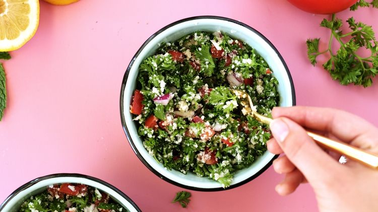 Salata de pătrunjel te ajută să slăbeşti rapid, frumos şi sănătos. Iată cum se prepară