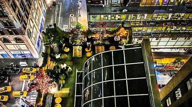 I-a fost refuzat cardul de credit la hotel. Femeia a recurs la un gest fatal 