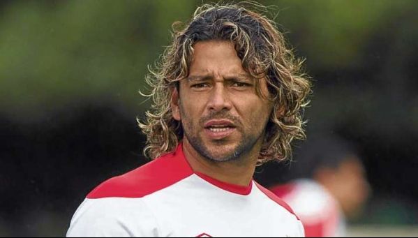 Impresionant! Cine este jucătorul care a primit cele mai multe cartonașe roșii din istorie