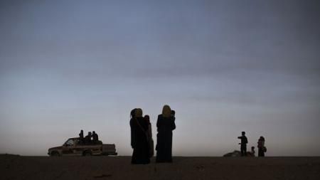 O groapă comună cu 100 de cadavre decapitate, descoperită în apropiere de Mosul