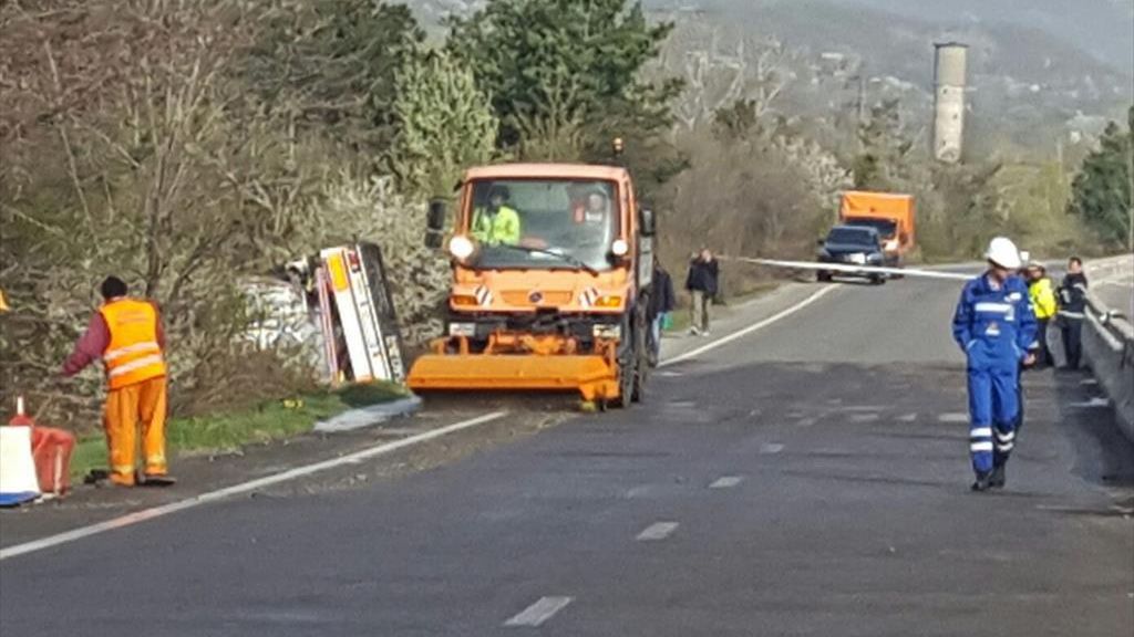 Conductă de apă, fisurată pe DN1. Traficul rutier îngreunat
