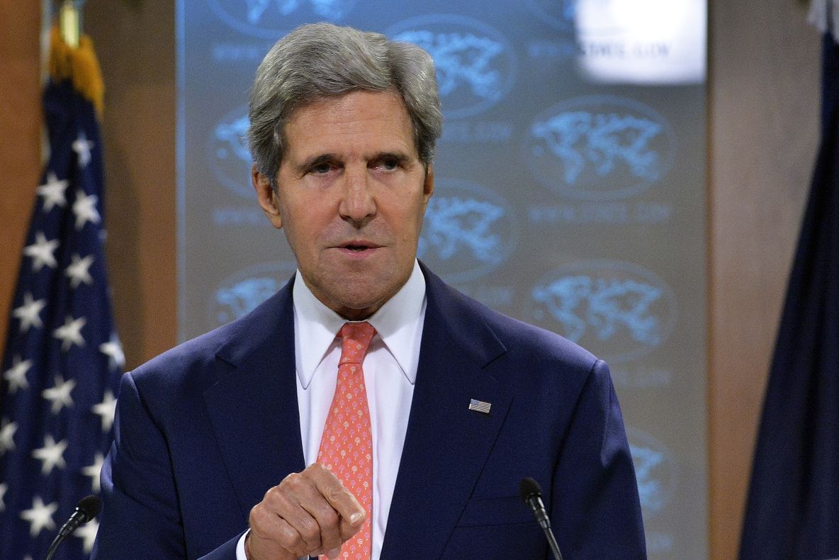 John Kerry felicită România, de 1 Decembrie, în numele lui Barack Obama şi trage un semnal de alarmă