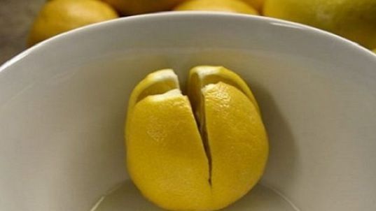 Taie o felie de lămâie şi pune-o lângă pat, înainte să te culci! Efectul, incredibil!