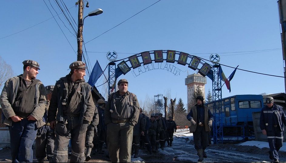 Doliu în mina Lonea. Un miner a murit în subteran, după ce i s-a făcut rău. Exploatarea este pe lista celor care trebuie închise