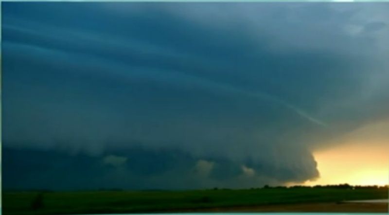 Să fie acesta un semn al Apocalipsei? O "cădere" spectaculoasă de nori a avut loc în Italia 