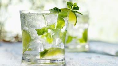 Bei Mojito? Secretul pe care acest cocktail îl ascunde. Ce boală vindecă
