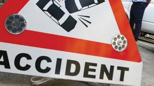 Supermarket evacuat în Ploieşti, după ce un TIR a acroşat o ţeavă de gaze