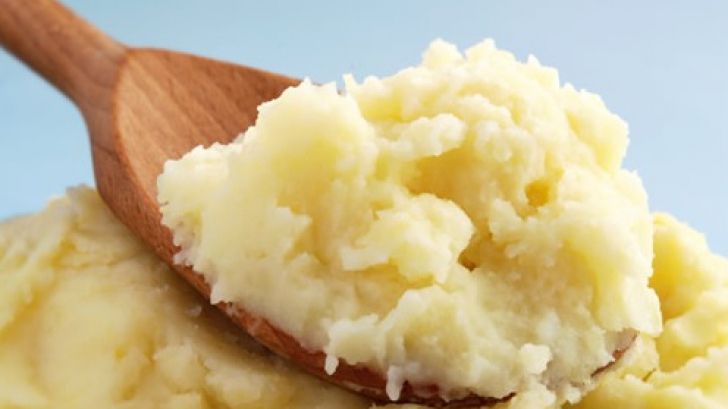 8 paşi simpli pentru un piure de cartofi perfect. Puţine gospodine ştiu asta!