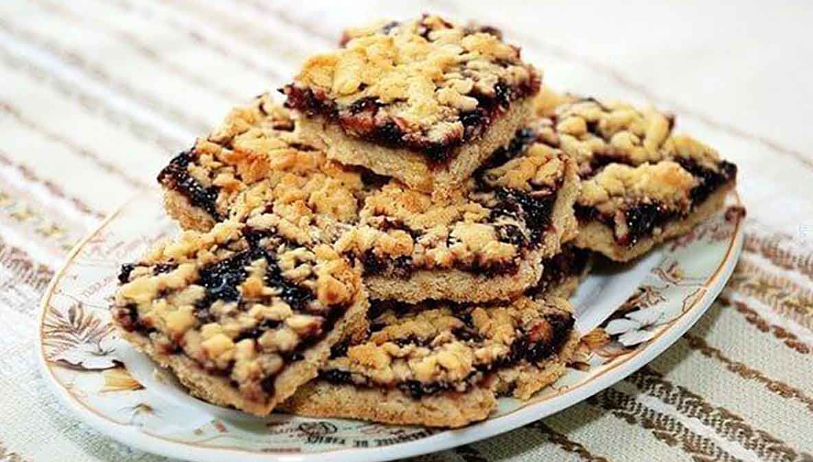 Aşa se face cea mai delicioasă prăjitură cu gem de prune. În 30 de minute este gata