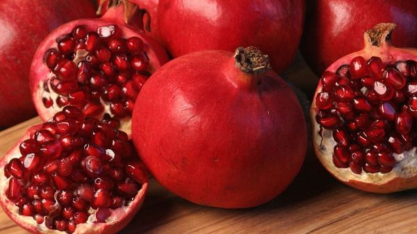 E sezonul rodiilor! Ce se întâmplă dacă mănânci una pe zi. E un FRUCT-MINUNE!