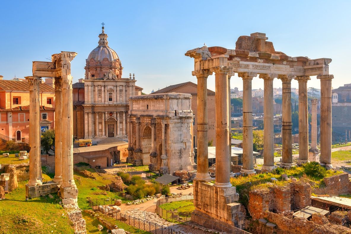 Un vulcan adormit de lângă Roma dă semne că revine la viaţă. Când ar putea erupe