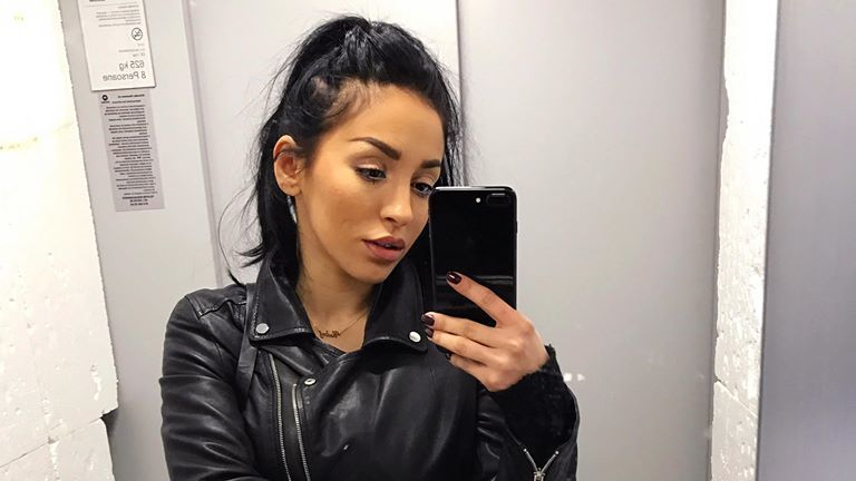 Ruby, implicată într-un accident groaznic de maşină. Colega ei de scenă, în stare gravă la spital