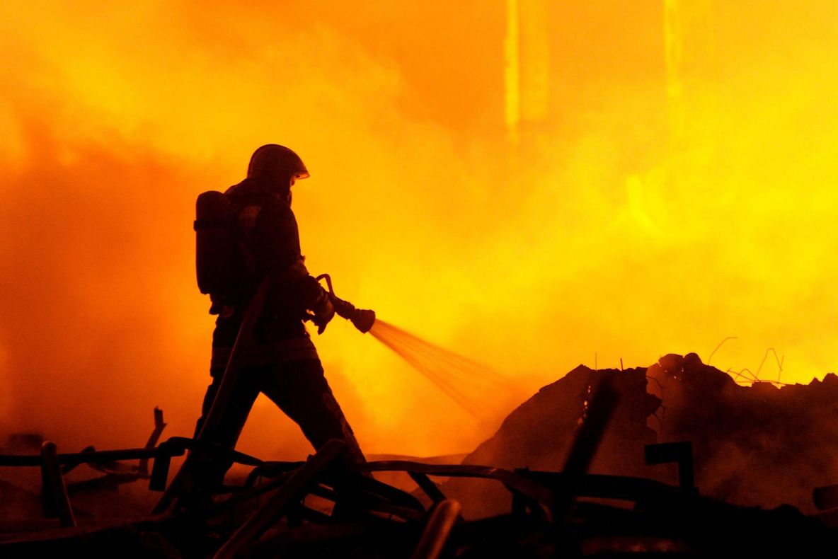 Incediu de proporții într-un centru comercial din Moscova! Peste 1.000 de persoane evacuate