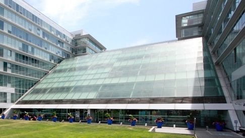 Alertă falsă cu bombă la Paris. Spitalul Georges Pompidou, evacuat pentru 3 ore, a fost REDESCHIS