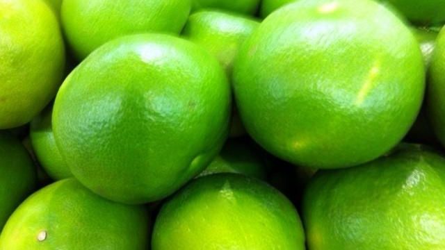 Ai văzut acest fruct misterios şi în supermarketurile de la noi. Ce este, de fapt, SWEETIE