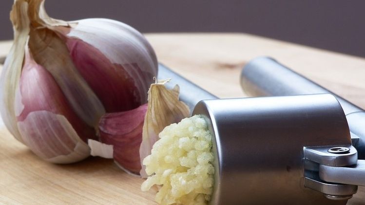 Ce nu ştiai despre usturoi. Cum să-l găteşti pentru mai multă savoare