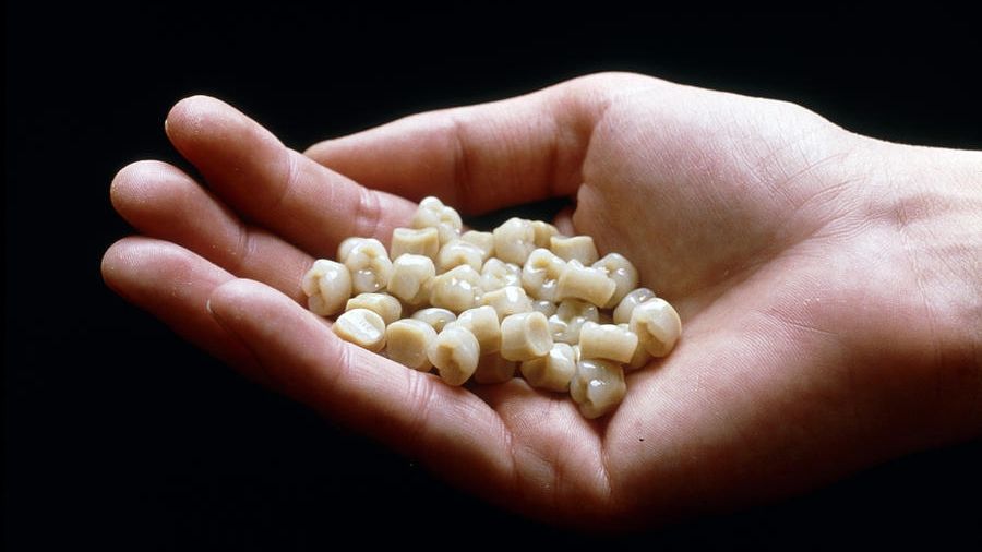 Ce înseamnă când visezi că-ţi cad dinţii