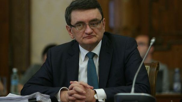 Avocatul Poporului decide dacă sesizează la CCR legea care nu îi permite lui Dragnea să fie premier