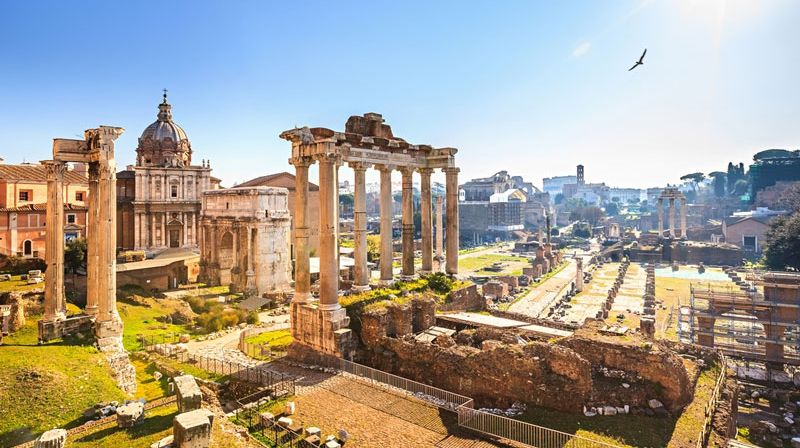 Ofertă Vola.ro. Vacanță într-un oraș superb mai ieftină decât o noapte în Poiana Brașov