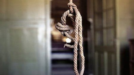 Ce au găsit autorităţile din Ucraina în casa unui bărbat care s-a spânzurat. Nu le-a venit să creadă