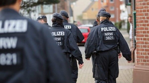 Poliţia din Berlin va fi înarmată cu mitraliere în zonele unde vor fi evenimente de Revelion