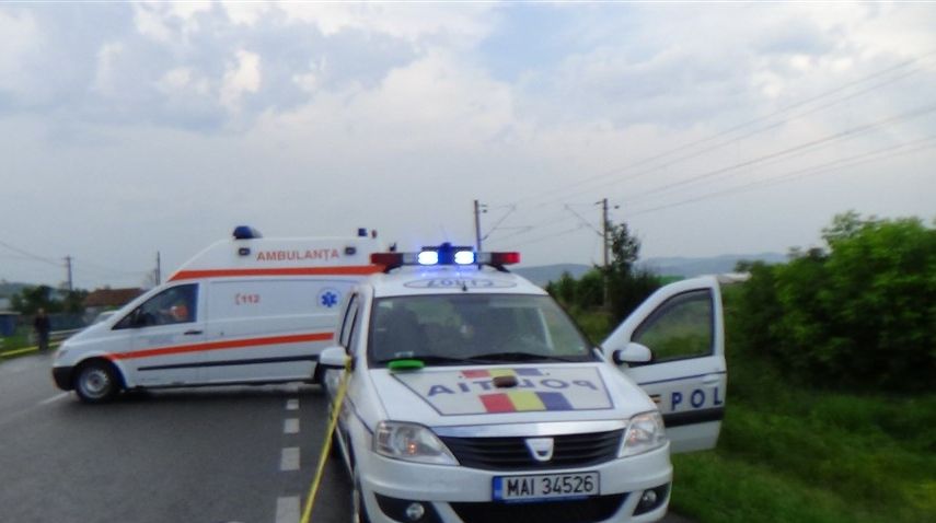 Suceava: A vrut să fure o autoutilitară din curtea unei case, dar a rămas cu ea blocată pe o grămadă de pietriș