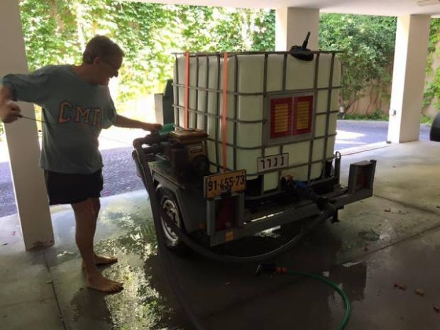 Vecinii au fost uimiţi când un bărbat a început să facă amenajări în casă. Rezultatul e spectaculos!