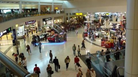 Peste 1000 de agenţii de turism au rămas fără licenţă