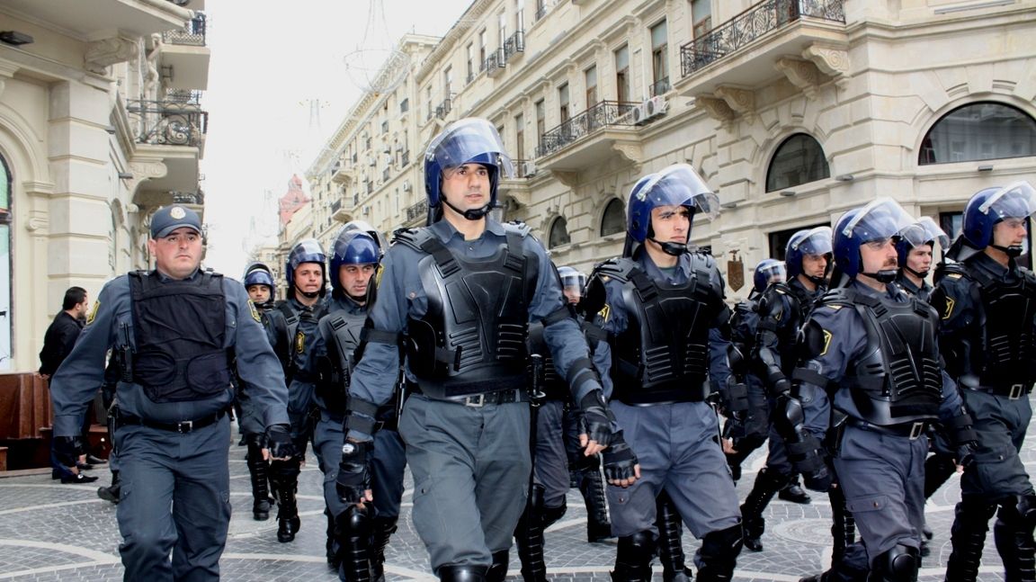 Un kamikaze care se pregătea să se "detoneze" într-un centru comercial din Azerbaidjan a fost ucis 