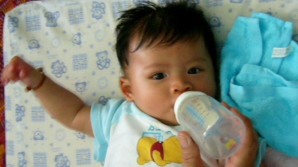 Legătura şocantă dintre BIBERON şi AUTISM! Toţi părinţii trebuie să ştie