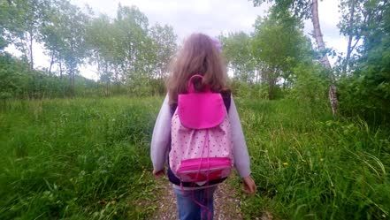 A murit la 10 ani, când se întorcea de la școală. Abia apoi au găsit părinții mesajul copilei