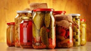 Îţi e poftă de murături? Mergi de urgenţă la medic. Ai putea suferi de o boală gravă