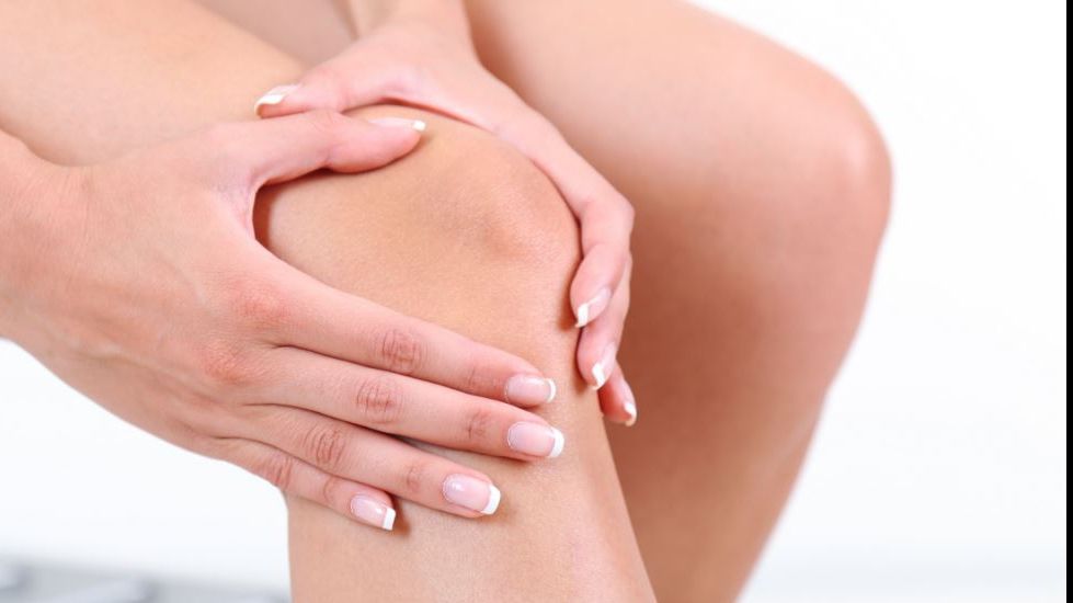 Nu treceți cu vederea durerile de picioare și glezne. Ce pot însemna