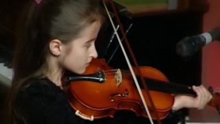 Faceți cadou copiilor un strop de educație muzicală! Vor fi mai deștepți!