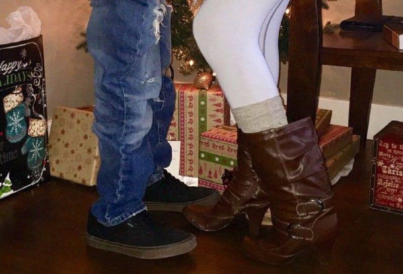 Ce a făcut un student singur de Sărbători: a postat o fotografie romantică. Tot internetul râde! 