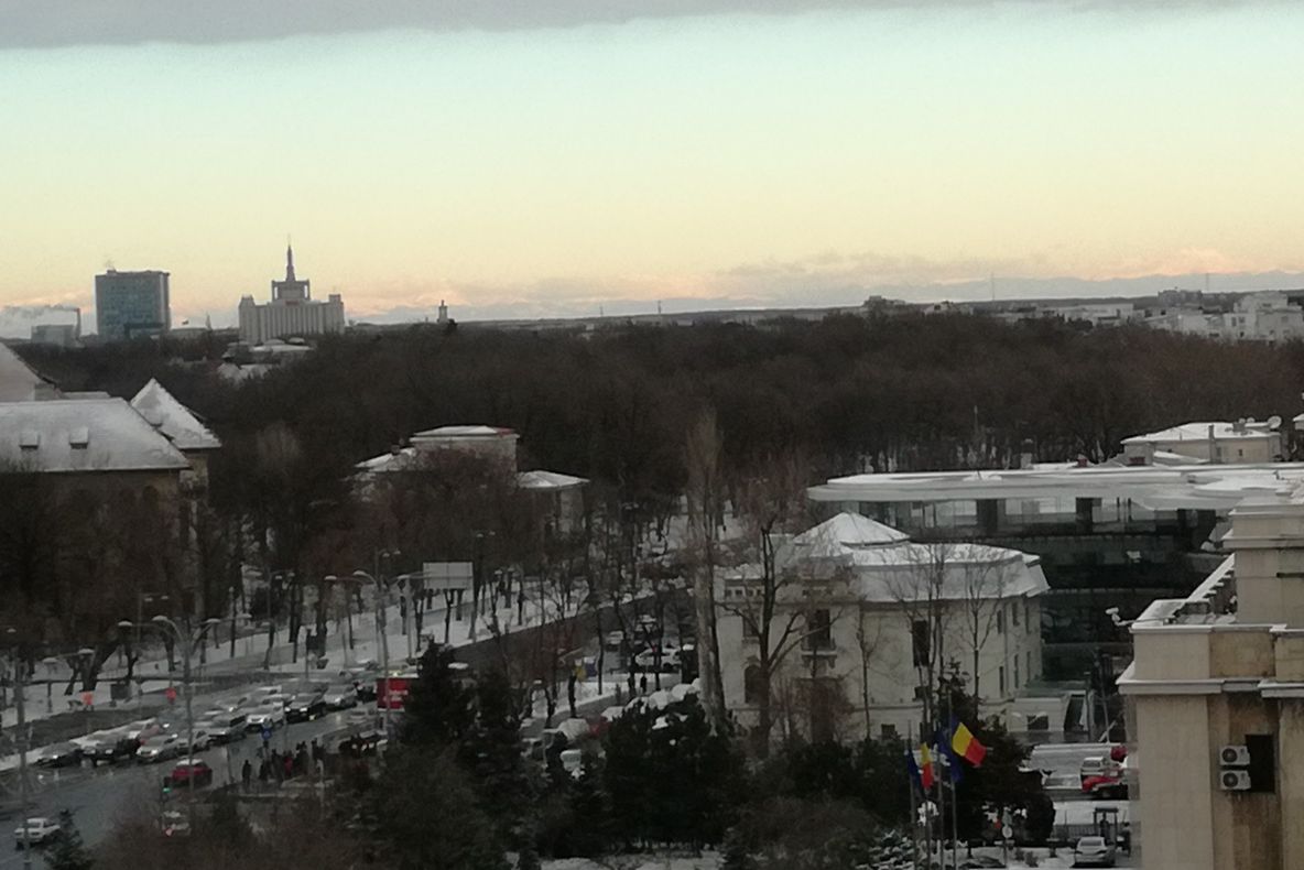 Spectaculos! Munţii Carpaţi, vizibili din Bucureşti, în această dimineaţă - FOTO