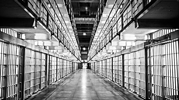 Trei români au evadat dintr-o închisoare din Florenţa