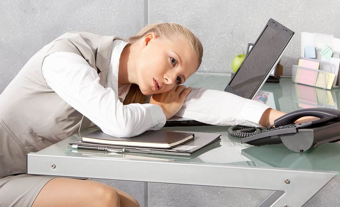 Trei obiecte din casa ta care te fac să fii leneș