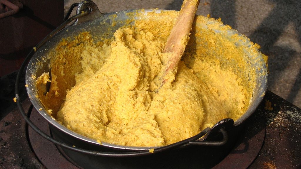 Iată de ce mămăliga este cea mai SĂNĂTOASĂ mâncare din lume. Vei mânca în fiecare zi!