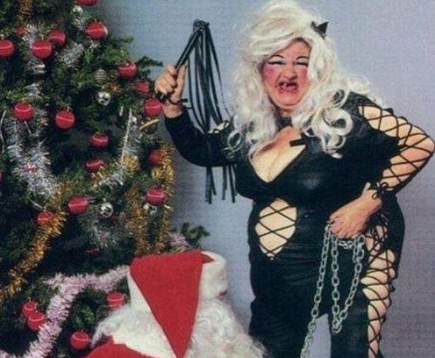 Au vrut să facă o poză cu pomul de Crăciun, dar tot Internetul a râs de ce a ieșit