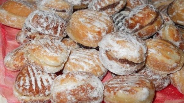 Prăjiturile pe care nu le vom uita niciodată: Cea mai bună reţetă de NUCI UMPLUTE