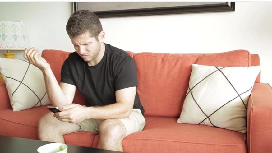 Un bărbat a cheltuit 1 milion de dolari din banii şefului său jucând un joc pe telefon