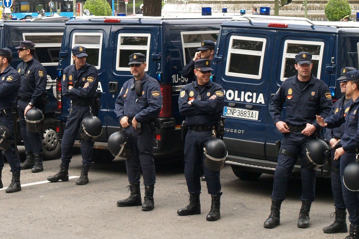 Alertă în Spania! Doi posibili jihadiști înarmaţi şi extrem de periculoşi au fost arestaţi 