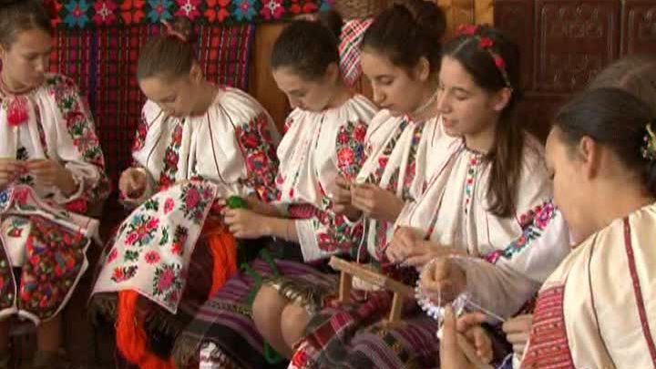 Şezătoarea, o tradiţie veche de sute de ani, încă se mai păstrează în satele din zona Moldovei