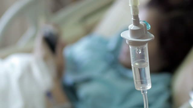 I-a șoptit ceva soției aflate în comă, înainte s-o decupleze de la aparate. Ce i-a răspuns? Șocant