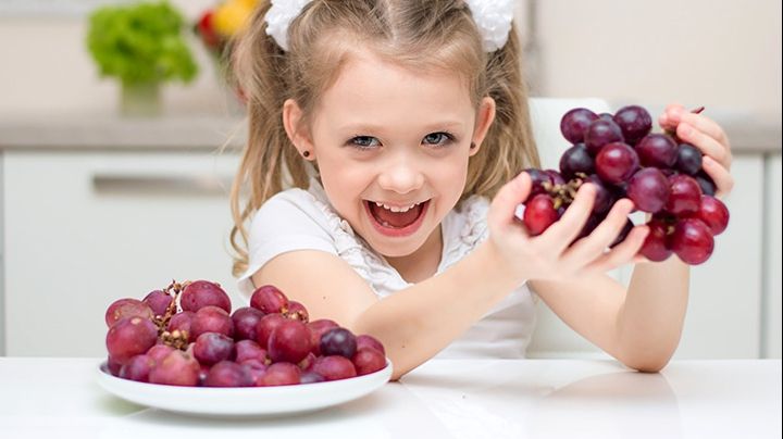 Le dai struguri copiilor tăi? Pericolul major la care îi expui