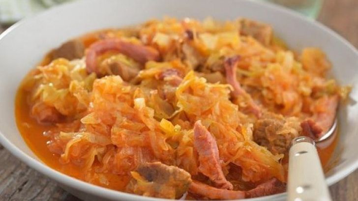 Cea mai bună reţetă de varză cu carne. Ingredientul secret pe care puţine gospodine îl ştiu