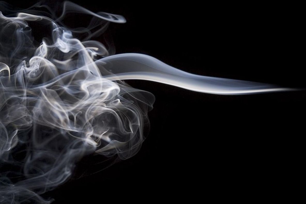 Decizie fără precedent într-o ţară UE: unui bărbat i s-a interzis să fumeze în propria casă