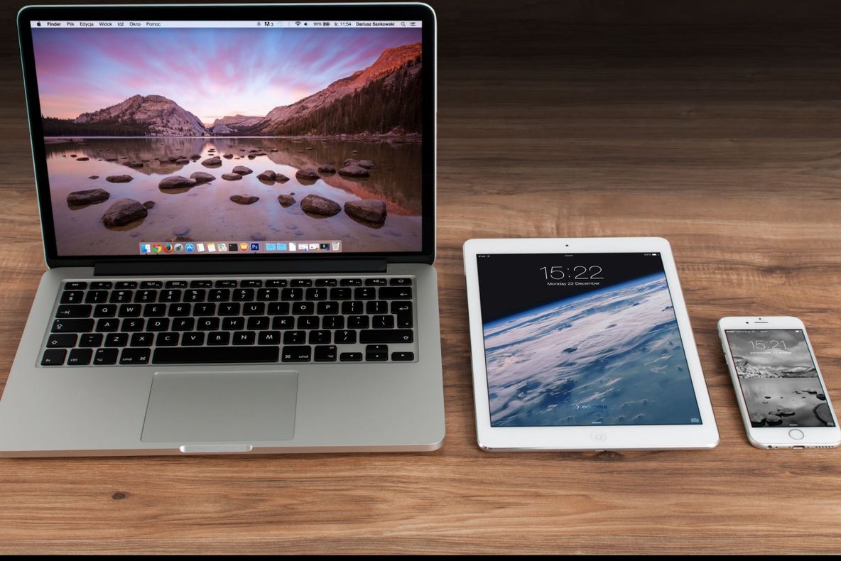 Ziua eMAG – Produse Apple cu mari reduceri, doar azi: telefoane, tablete si laptopuri